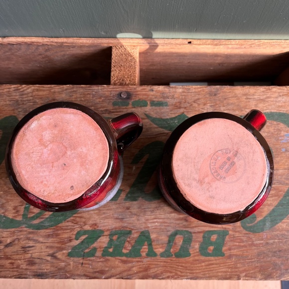 Vintage Canadiana Pottery Mug Set of Two - Picture 6 of 6